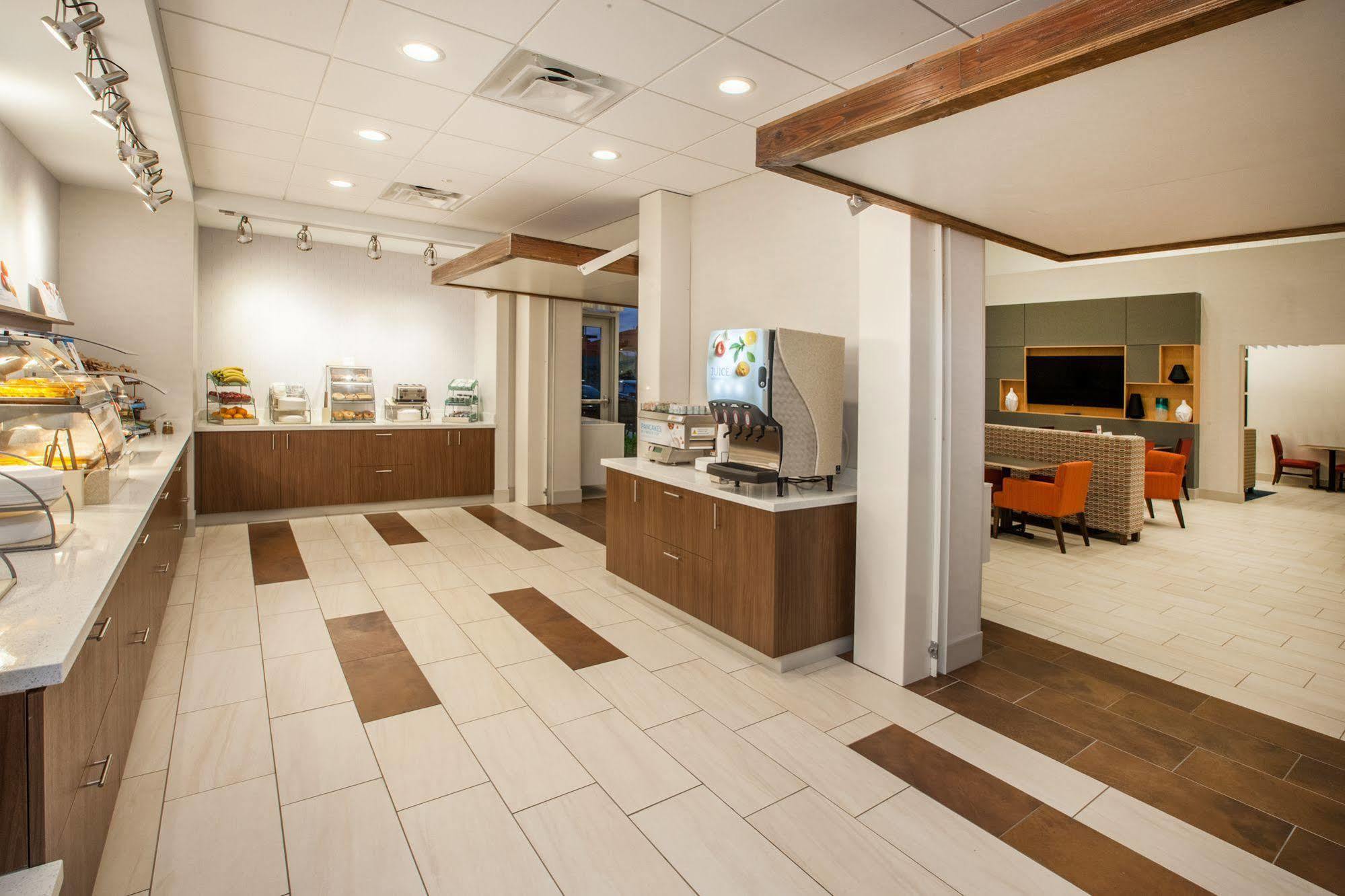 Holiday Inn Express & Suites - Indianapolis Ne - Noblesville Exteriör bild